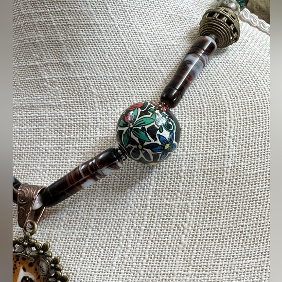 Handpainted beads and cheetah face pendant necklace African beads brass choker - Picture 6 of 9